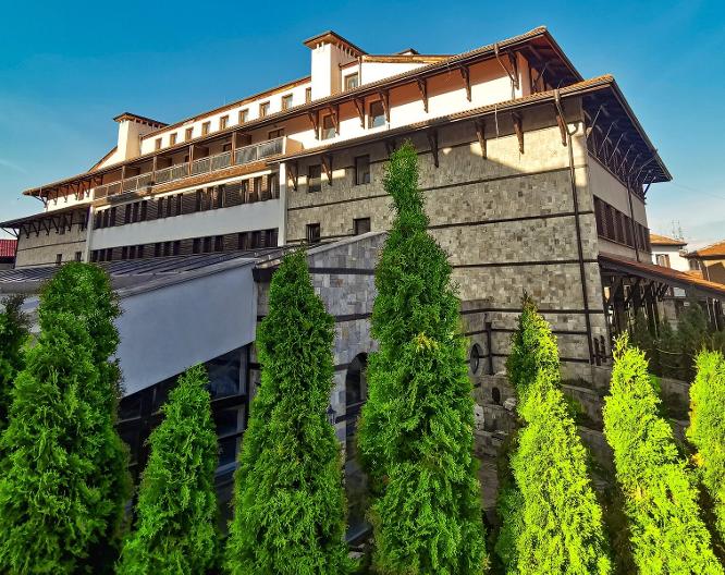 Trinity - Außenansicht