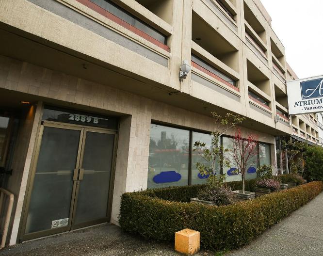 Atrium Hotel Vancouver - Außenansicht