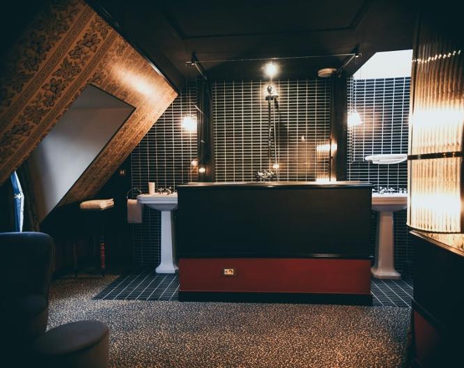 La Mondaine - Ausstattung