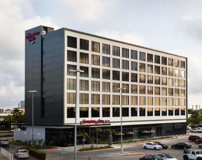 Hampton Inn by Hilton Cancun Cumbres - Außenansicht