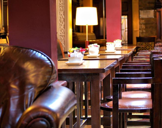 Castle Hotel - Essen und Trinken