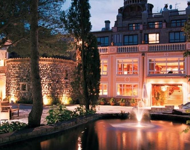 HOTEL TERMES MONTBRIO - Außenansicht