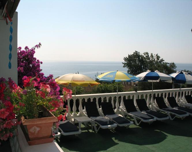 Andromaches Holiday apartments - Außenansicht