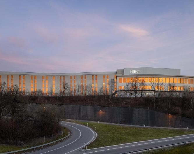 Hilton Zurich Airport - Außenansicht