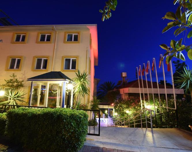 Muz Hotel - Außenansicht