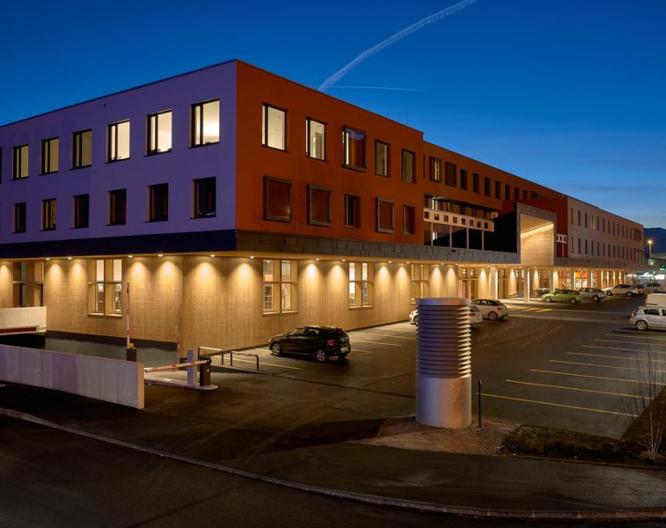 Hwest Hotel Hall - Allgemein