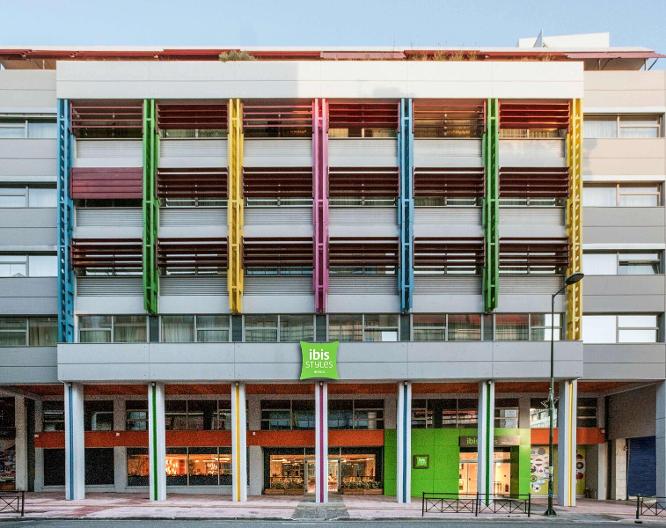 Ibis Styles Athens Routes - Außenansicht