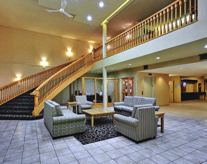 The Kanata Kelowna Hotel - Außenansicht