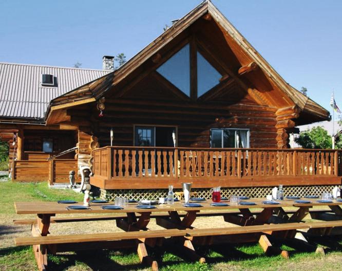 Terra Nostra Guest Ranch & Nature Trails Wilderness Lodge - Außenansicht