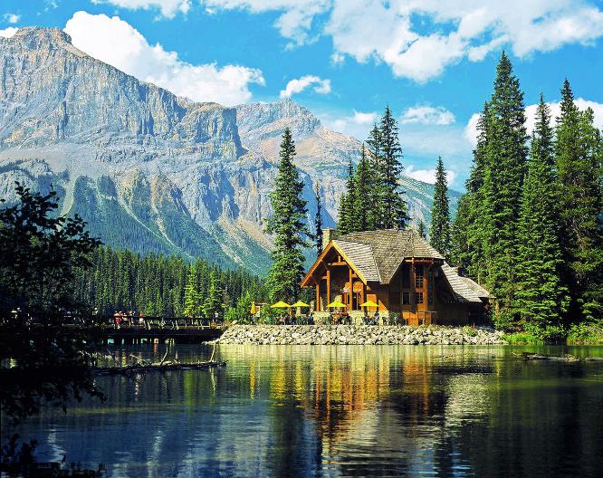 Emerald Lake Lodge - Außenansicht