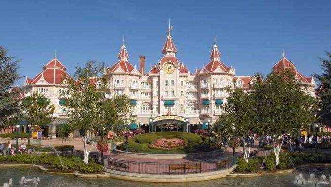 Disneyland hotel pakiet 3 dni zabawy w parku/2 n