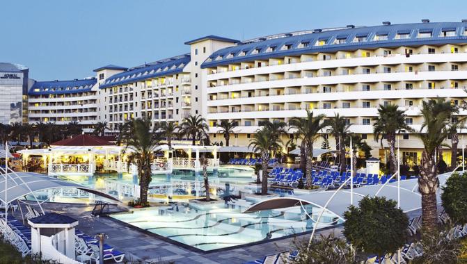 Hotel Crystal Admiral Resort & Spa