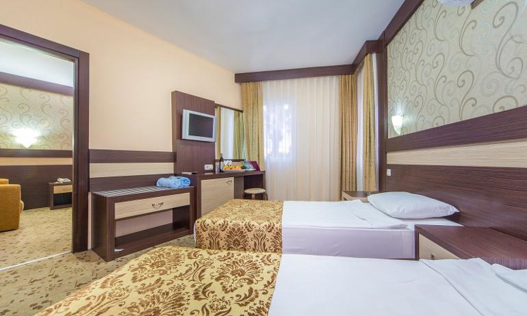 Lonicera World - Trkler Urlaub inkl. Flug  ltur